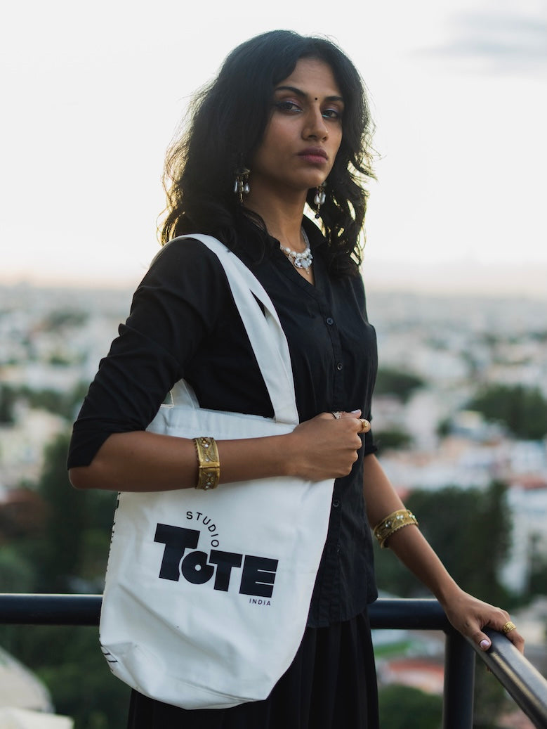 Avocado tote bag (white base)